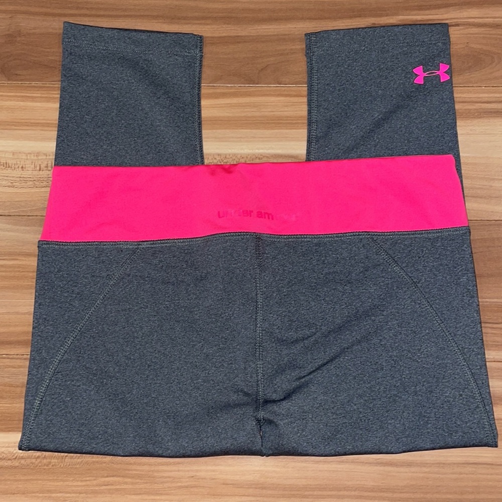 Under Armour - Women’s Small Capris Legging - Grey & Pink Dry Fit Spandex